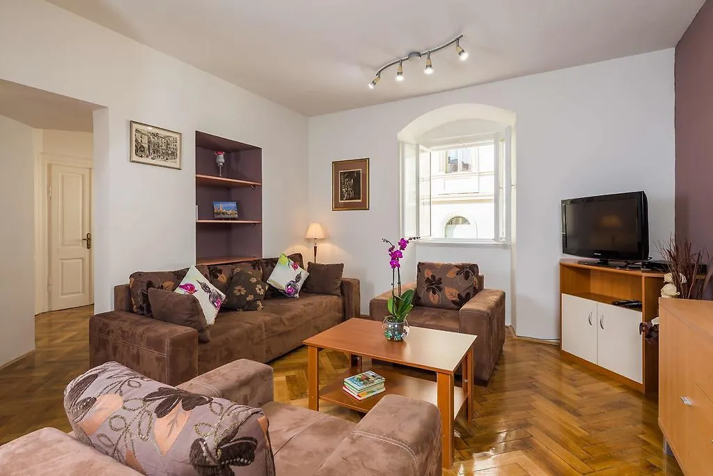 Apartment See Everlasting Split