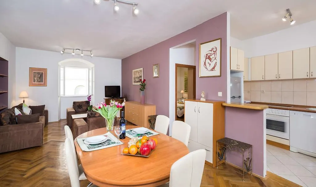 Apartment See Everlasting Split